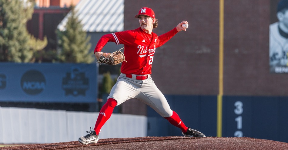 Huskers Fall in Pitcher’s Duel on Friday