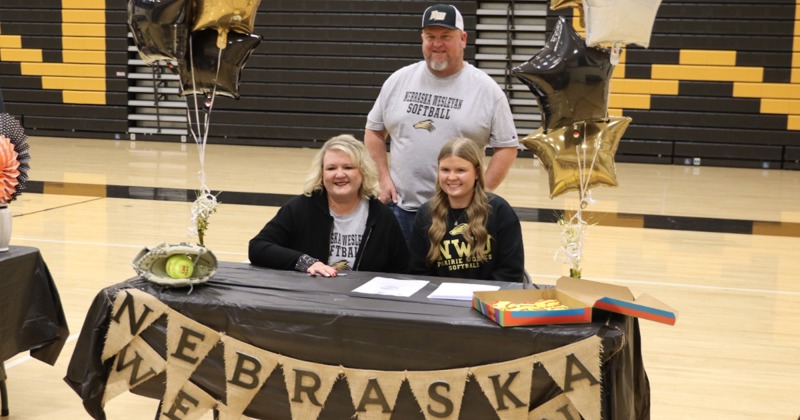Loman Signs With Nebraska Wesleyan 